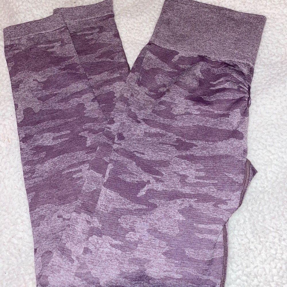 Women purple camo leggings